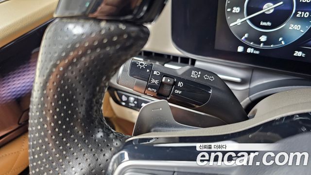 Kia Canival 2021 — photo 32