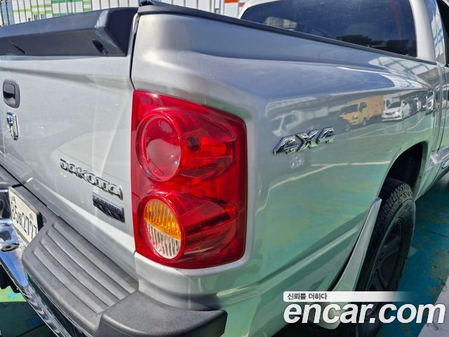 Dodge Dakoda 2010 — photo 16