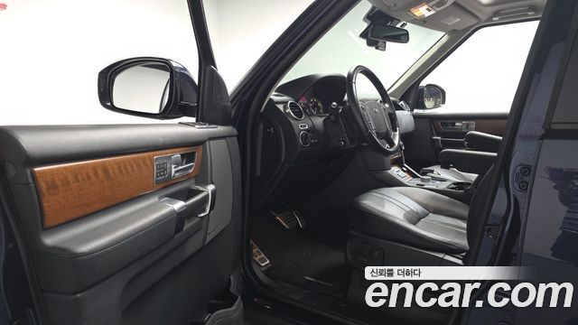 Land Rover Discovery 2016 — photo 13