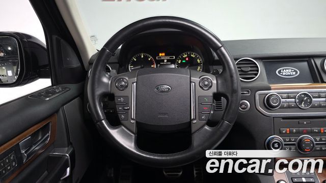 Land Rover Discovery 2016 — photo 19