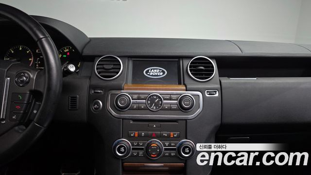 Land Rover Discovery 2016 — photo 20