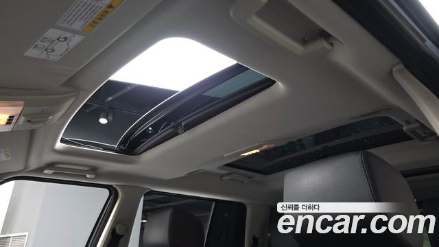 Land Rover Discovery 2016 — photo 22