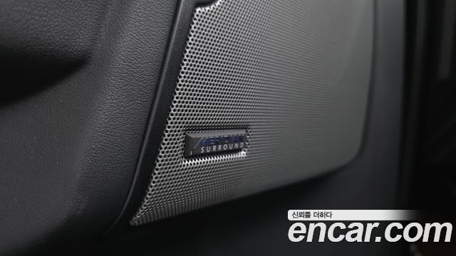 Land Rover Discovery 2016 — photo 23
