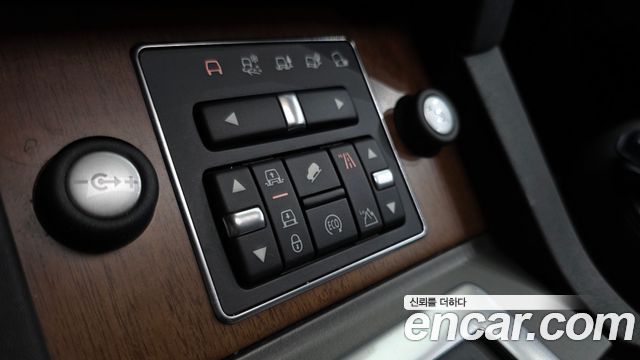Land Rover Discovery 2016 — photo 24