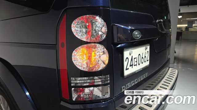 Land Rover Discovery 2016 — photo 9