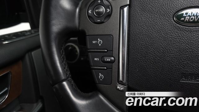 Land Rover Discovery 2016 — photo 27