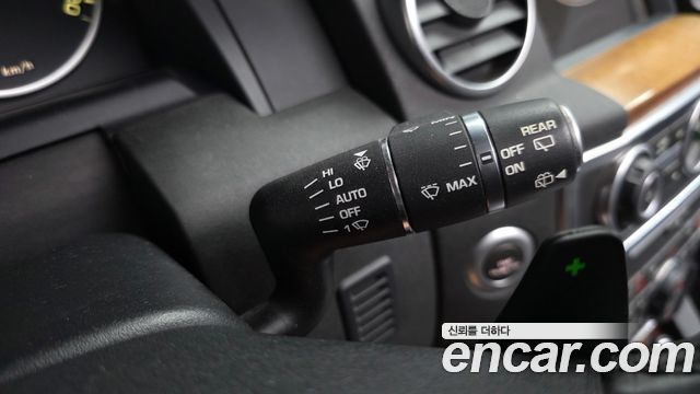 Land Rover Discovery 2016 — photo 35
