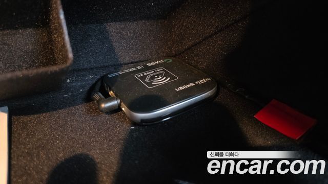 Land Rover Discovery 2016 — photo 37