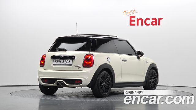 Mini Cooper 2017 — photo 2