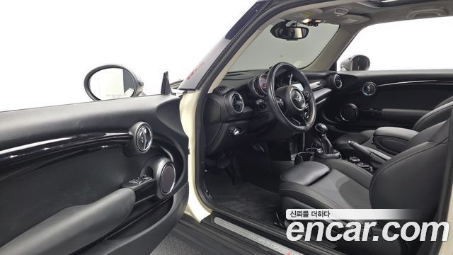 Mini Cooper 2017 — photo 13