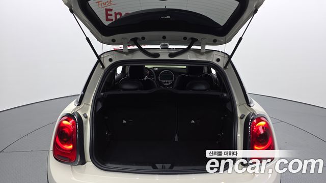 Mini Cooper 2017 — photo 26