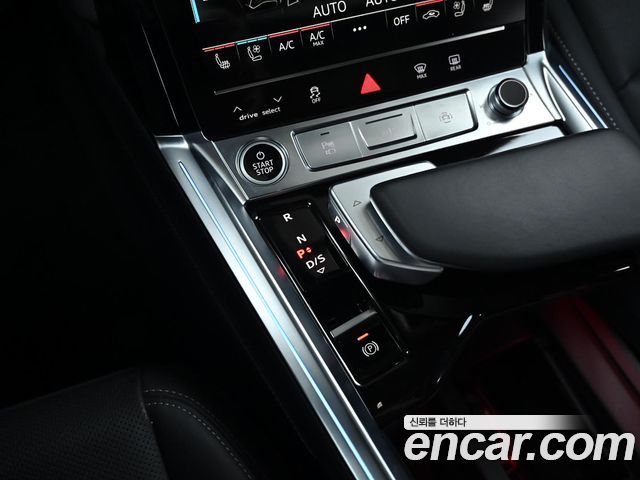 Audi Q8 e-tron 2024 — photo 9