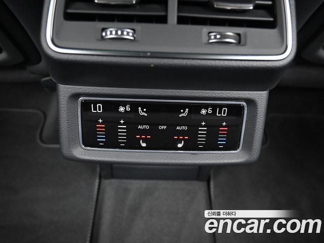 Audi Q8 e-tron 2024 — photo 18