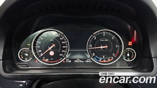 BMW 5-Series 2014 — photo 8
