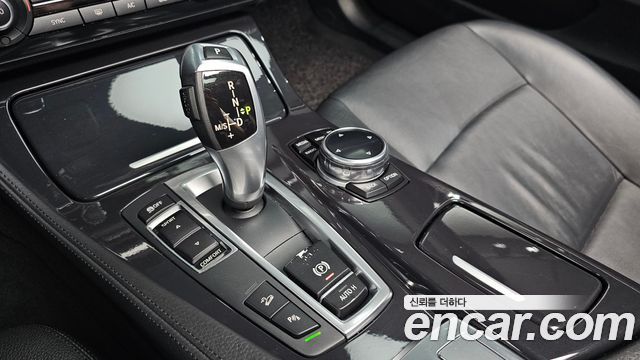 BMW 5-Series 2014 — photo 9