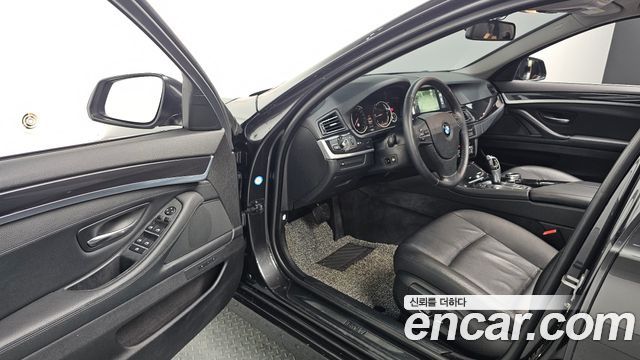 BMW 5-Series 2014 — photo 10