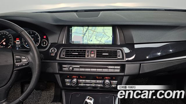 BMW 5-Series 2014 — photo 13