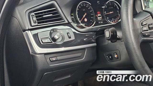 BMW 5-Series 2014 — photo 15
