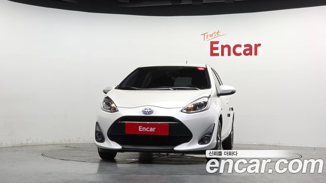 Toyota Prius 2019 — photo 3