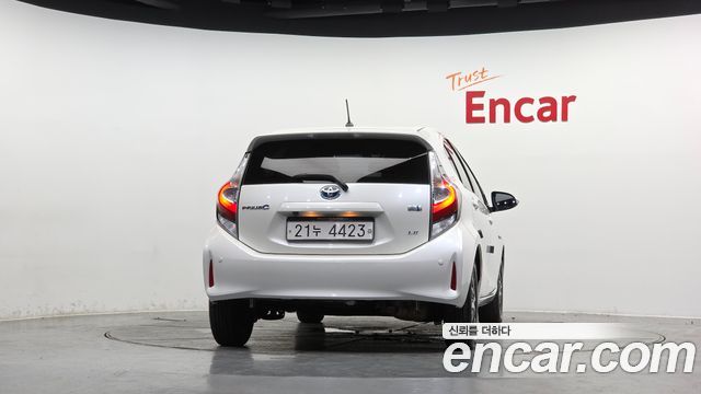 Toyota Prius 2019 — photo 4