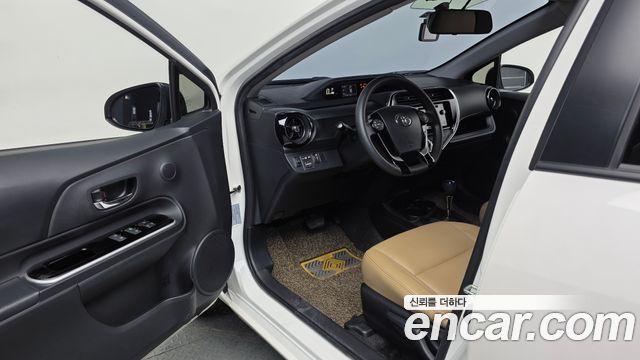 Toyota Prius 2019 — photo 13