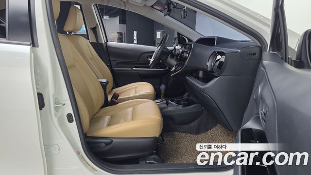 Toyota Prius 2019 — photo 17
