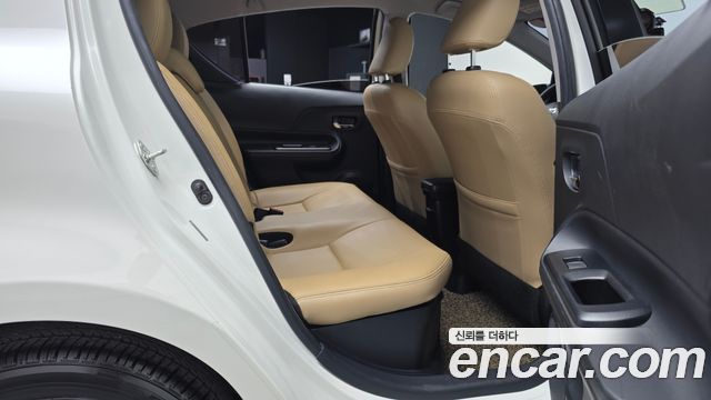 Toyota Prius 2019 — photo 18