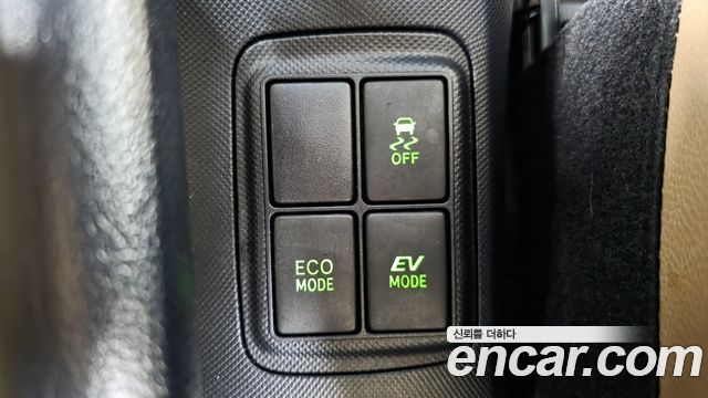 Toyota Prius 2019 — photo 24