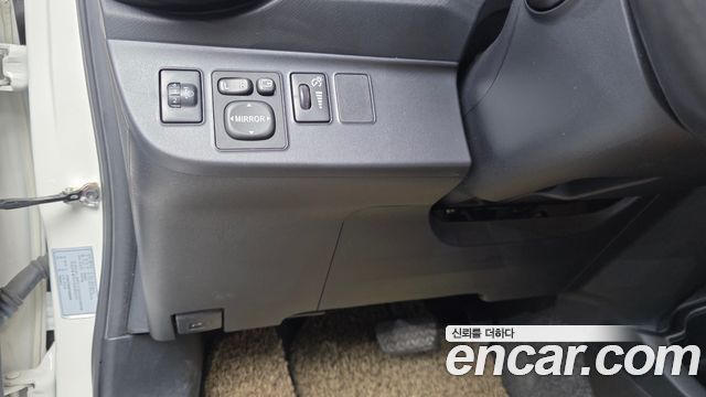 Toyota Prius 2019 — photo 28