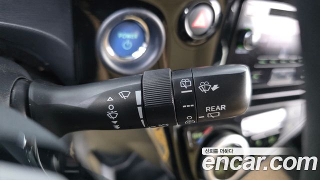 Toyota Prius 2019 — photo 29