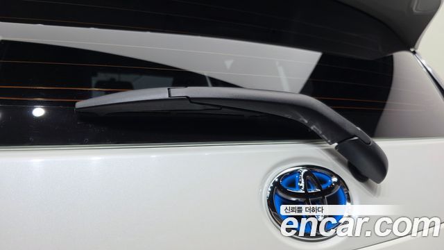 Toyota Prius 2019 — photo 31
