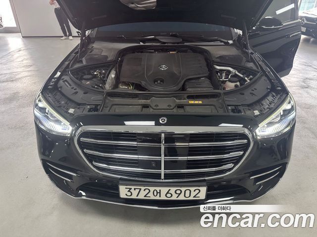Mercedes-Benz S-Class 2025 — photo 6
