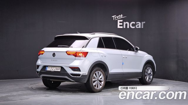 Volkswagen T-Roc 2021 — photo 2
