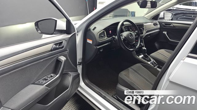 Volkswagen T-Roc 2021 — photo 13