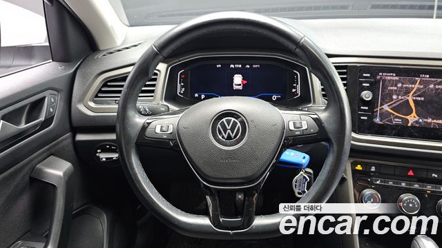 Volkswagen T-Roc 2021 — photo 18