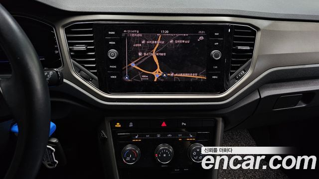 Volkswagen T-Roc 2021 — photo 19