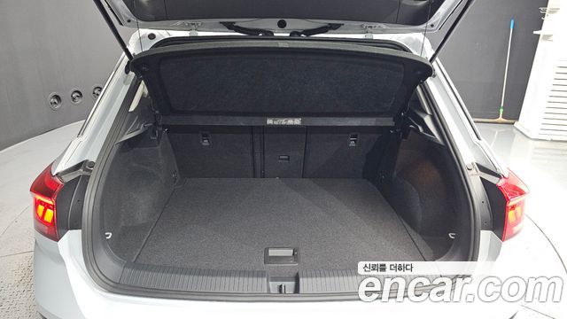 Volkswagen T-Roc 2021 — photo 26