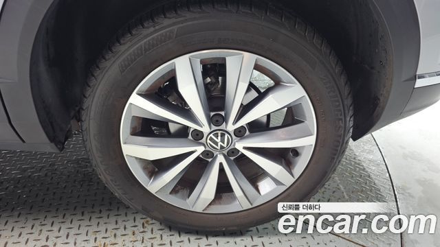 Volkswagen T-Roc 2021 — photo 7
