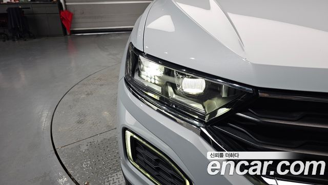 Volkswagen T-Roc 2021 — photo 8