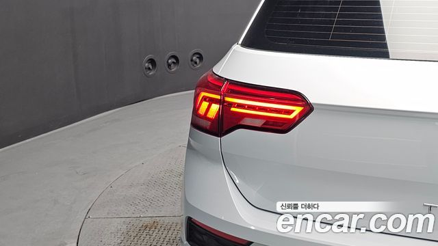 Volkswagen T-Roc 2021 — photo 9