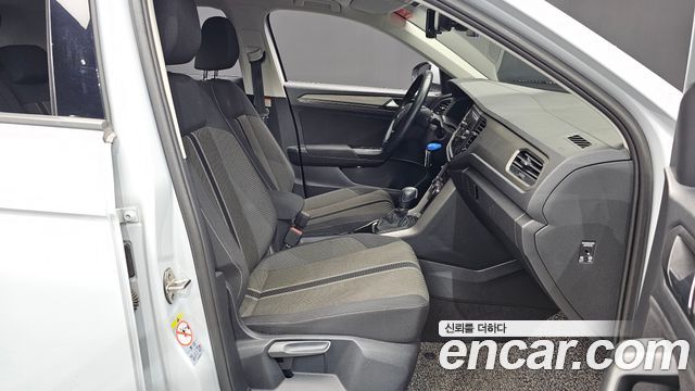 Volkswagen T-Roc 2021 — photo 16