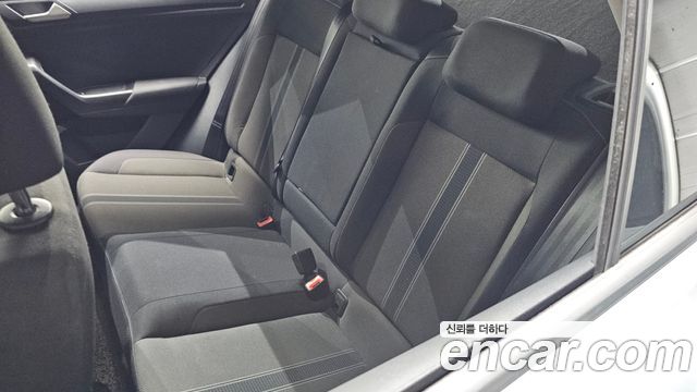 Volkswagen T-Roc 2021 — photo 27