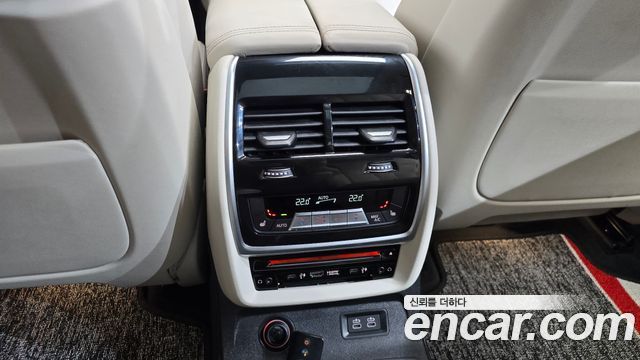 BMW X7 2022 — photo 36