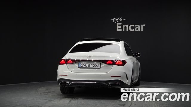 Mercedes-Benz E-Class 2026 — photo 4