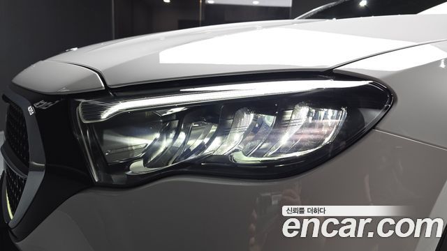 Mercedes-Benz E-Class 2026 — photo 8