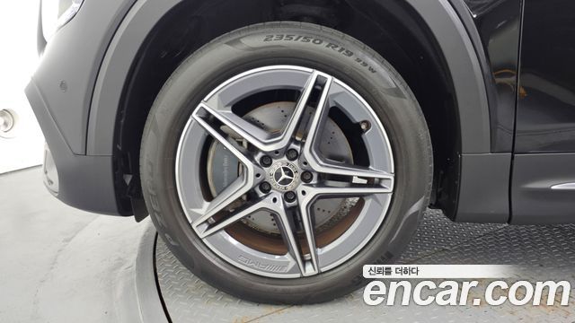Mercedes-Benz GLB-Class 2020 — photo 5