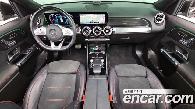 Mercedes-Benz GLB-Class 2020 — photo 10