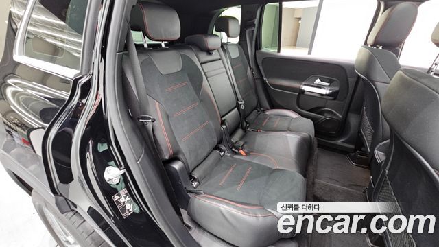 Mercedes-Benz GLB-Class 2020 — photo 17