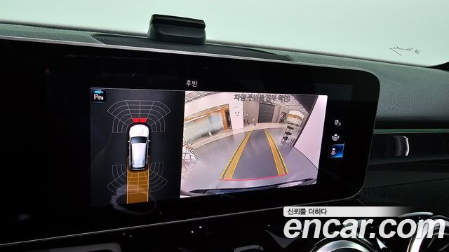 Mercedes-Benz GLB-Class 2020 — photo 20