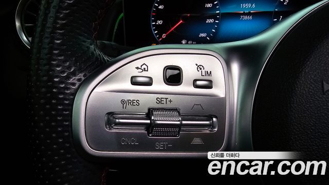 Mercedes-Benz GLB-Class 2020 — photo 22
